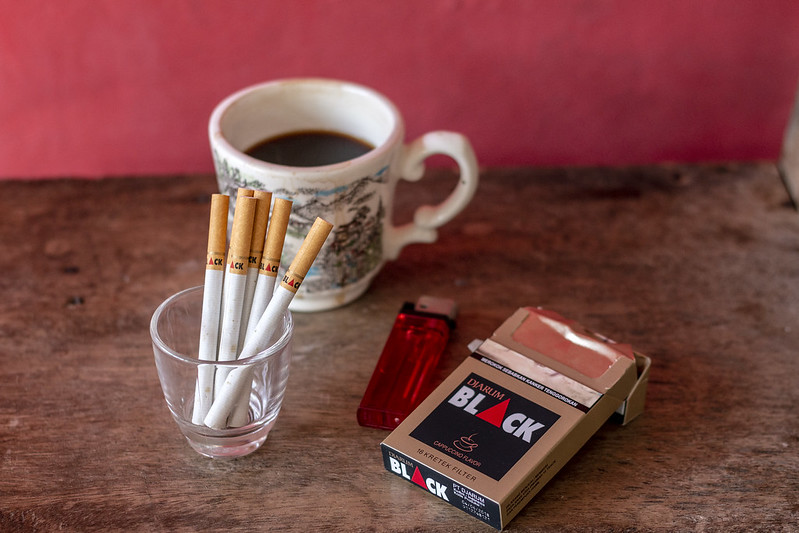 rokok dan kopi
