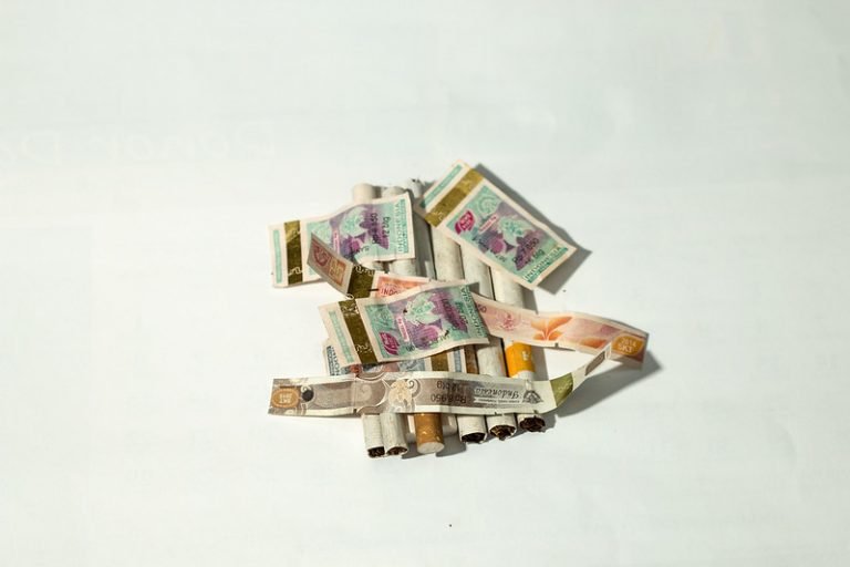 perbedaan pajak rokok dan cukai hasil tembakau