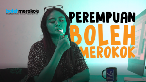 perempuan merokok