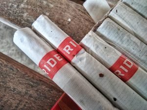 rokok r