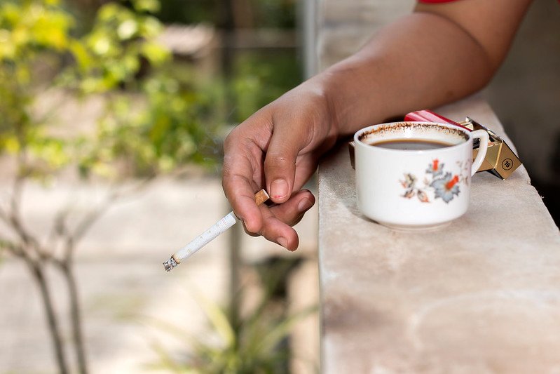 Sabar dan Ikhlas adalah Nama Tengah Para Perokok