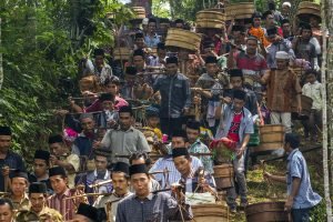 masyarakat temanggung melaksanakan upacara