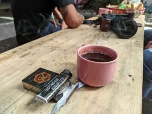 rokok 76 madu hitam