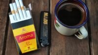 rokok aroma slim 12 bersanding kopi