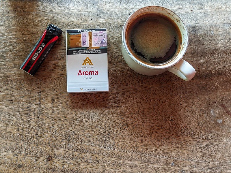 kopi dan rokok aroma mile