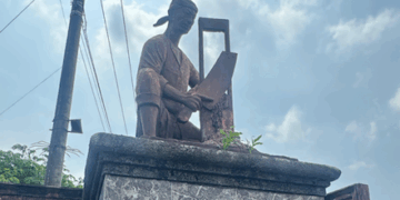 Monumen tembakau di Manisrenggo Klaten Boleh Merokok