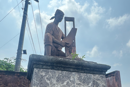 Monumen tembakau di Manisrenggo Klaten Boleh Merokok