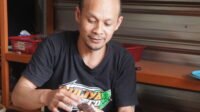 Tumidi, petani cengkih di Temanggung Boleh Merokok