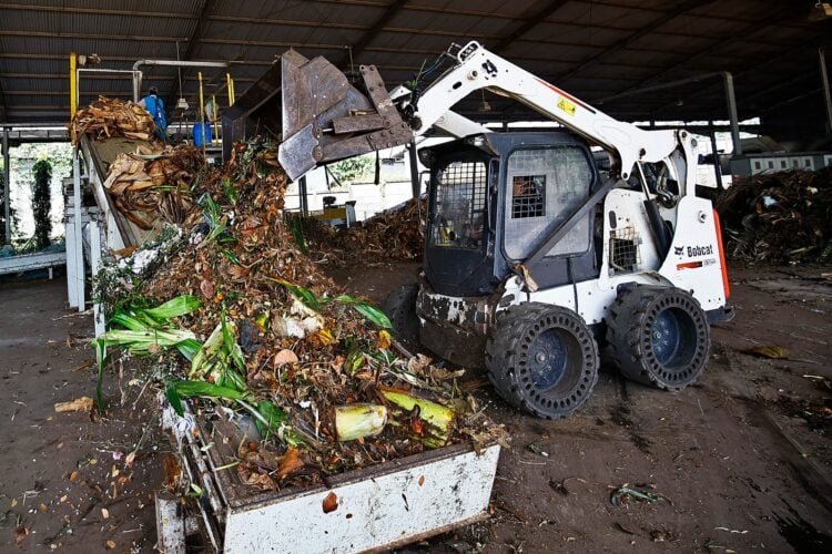 Djarum punya kontribusi besar dalam keberlangsungan lingkungan, salah satunya melalui pengolahan sampah organik di Kudus Boleh Merokok