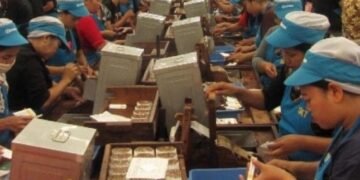 pabrik rokok kretek (pinterest)