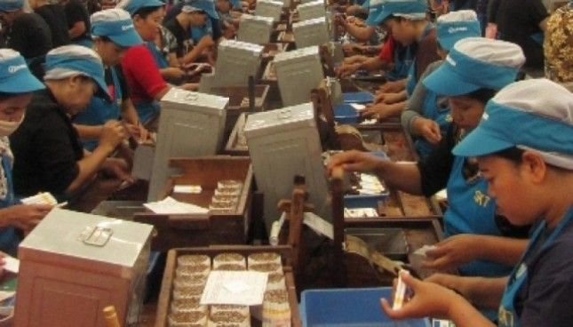 pabrik rokok kretek (pinterest)
