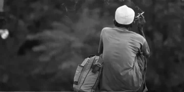 merokok sambil ngelamun