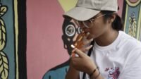 hari kartini dan perempuan merokok
