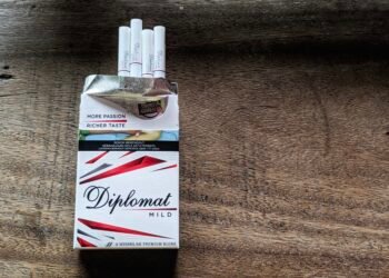 diplomat mild rokok nikmat dan murah