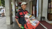 Pak Ratno, pedagang malioboro yang sukses kuliahkan anaknya hingga s2