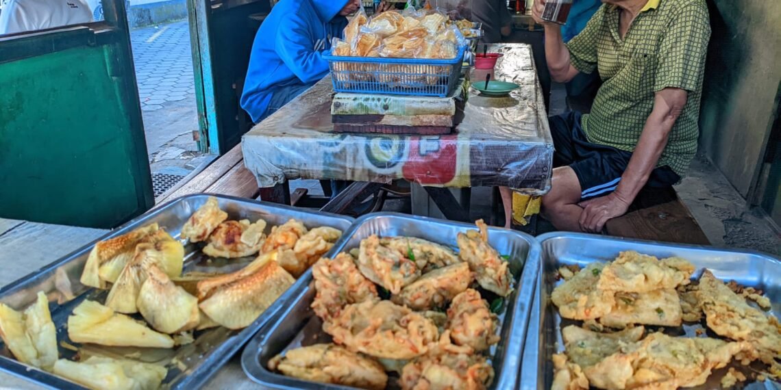 ngopag dan rokok jadi solusi daripada psikolog yang mahal