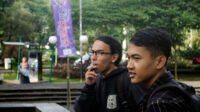 standar ganda merokok