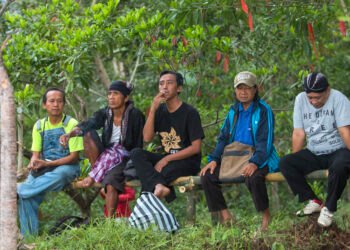 Hiburan murah bernama rokok